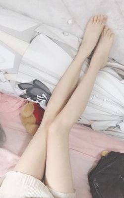 裙子下面有怪兽_4K最新电影在线观看